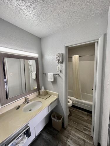 Delux Inn Cleburne Extérieur photo